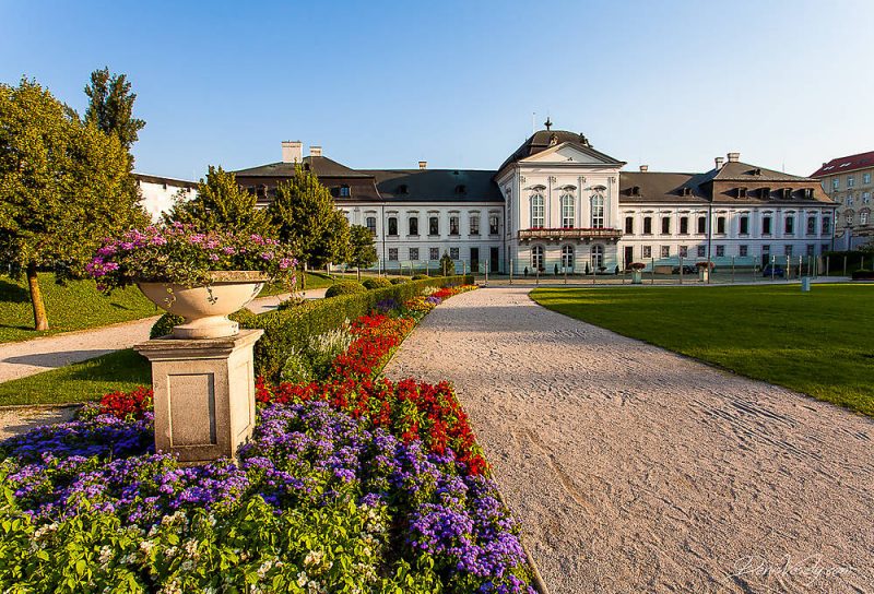 Running in Bratislava, presidential palace garden