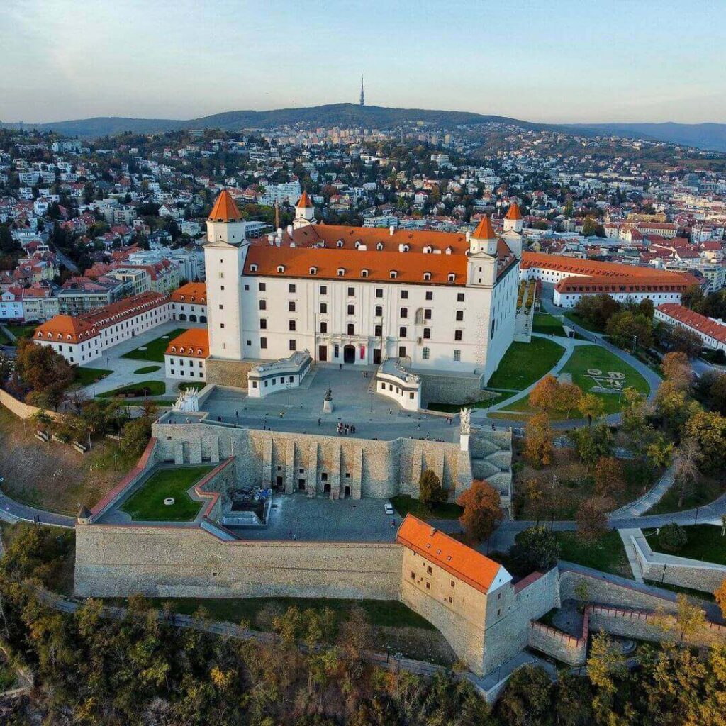 Bratislava 2 Hour City Walking tour with Castle Ticket